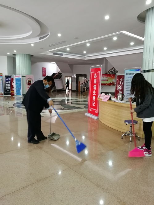 市政数局行政服务中心全面开展防疫清洁消毒工作，筑牢健康安全防线